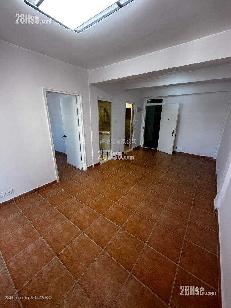 Universal Mansion Sell 2 Bedrooms , 1 Bathroom 536 ft² ( 49.8 m² )
