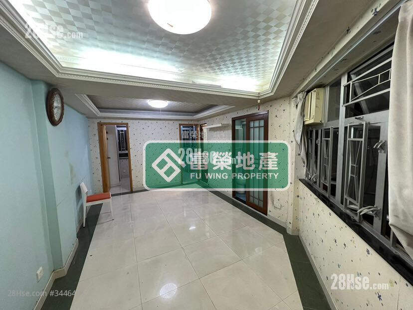 Hang Shun Building Sell 2 Bedrooms , 1 Bathroom 400 ft² ( 37.2 m² )