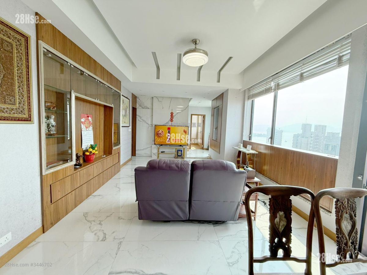 Crown By The Sea Sell 5+ Bedrooms , 5+ Bathrooms 2,052 ft² ( 190.6 m² )