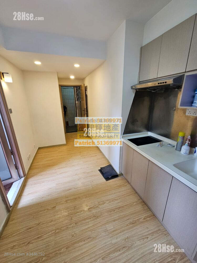 Hong Fai Building Sell 2 Bedrooms , 1 Bathroom 280 ft² ( 26.0 m² )