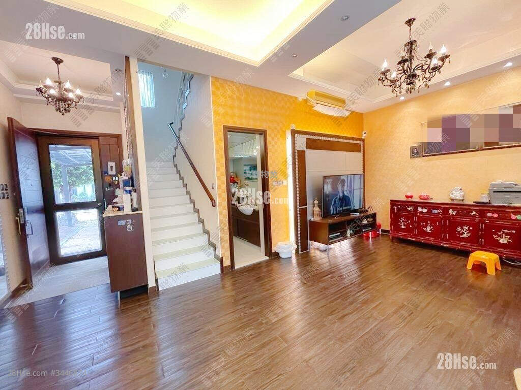 Miami Crescent Sell 4 Bedrooms , 2 Bathrooms 1,795 ft² ( 166.8 m² )