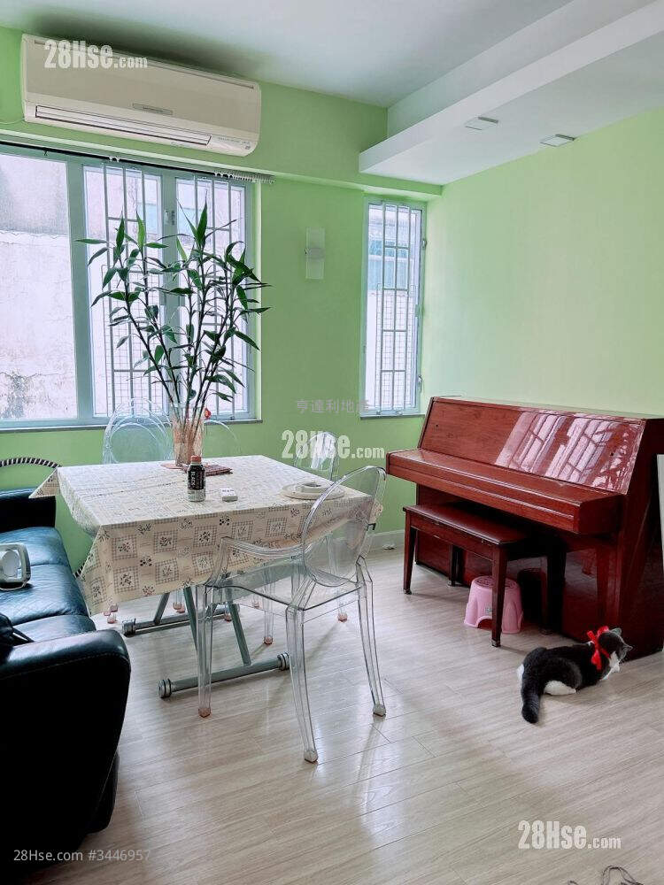 Fok Sing Building Sell 3 Bedrooms , 1 Bathroom 490 ft² ( 45.5 m² )