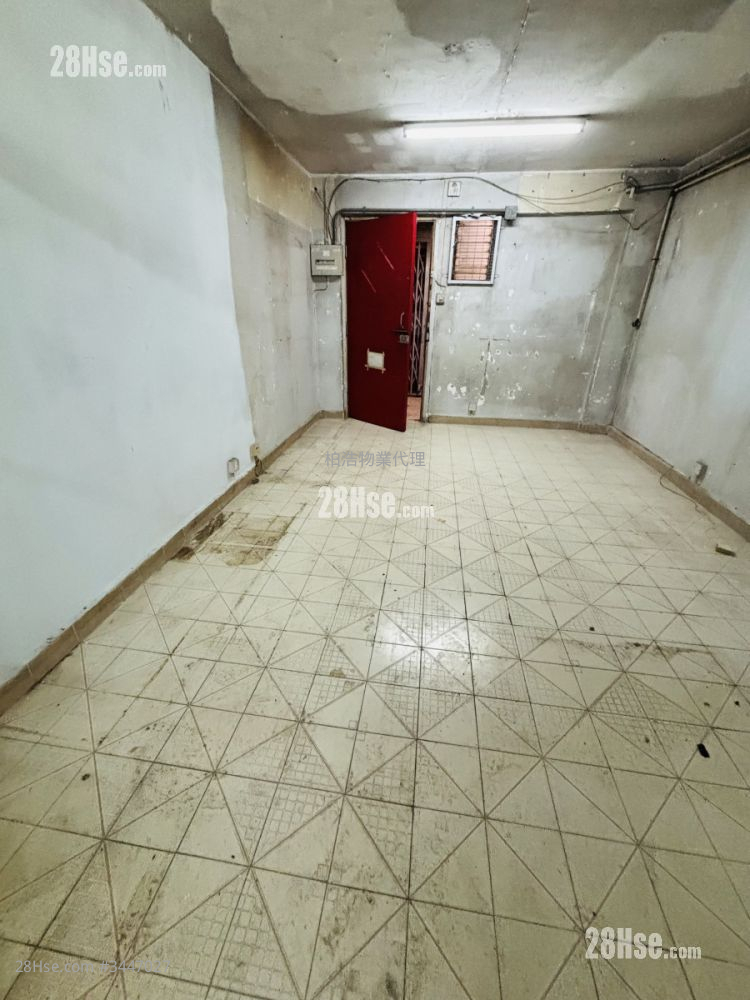 Lei Cheng Uk Estate Sell Studio , 1 Bathroom 277 ft² ( 25.7 m² )