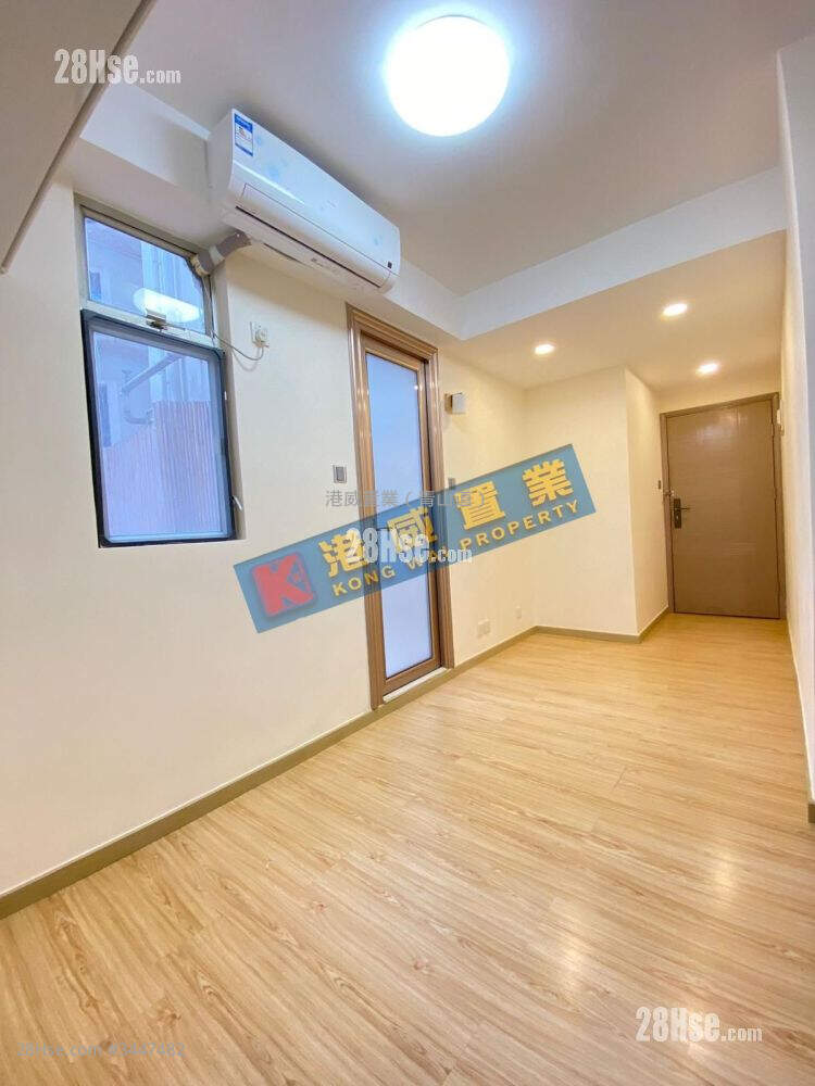 Hong Fai Building Sell 2 Bedrooms , 1 Bathroom 280 ft² ( 26.0 m² )
