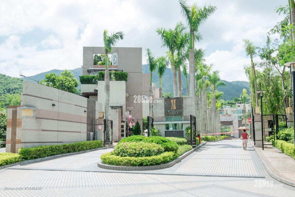 Miami Crescent Sell 4 Bedrooms 1,795 ft² ( 166.8 m² )