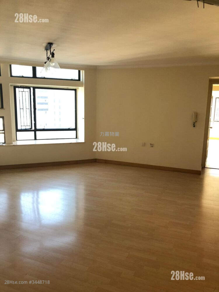 Park Towers Sell 4 Bedrooms , 3 Bathrooms 919 ft² ( 85.4 m² )