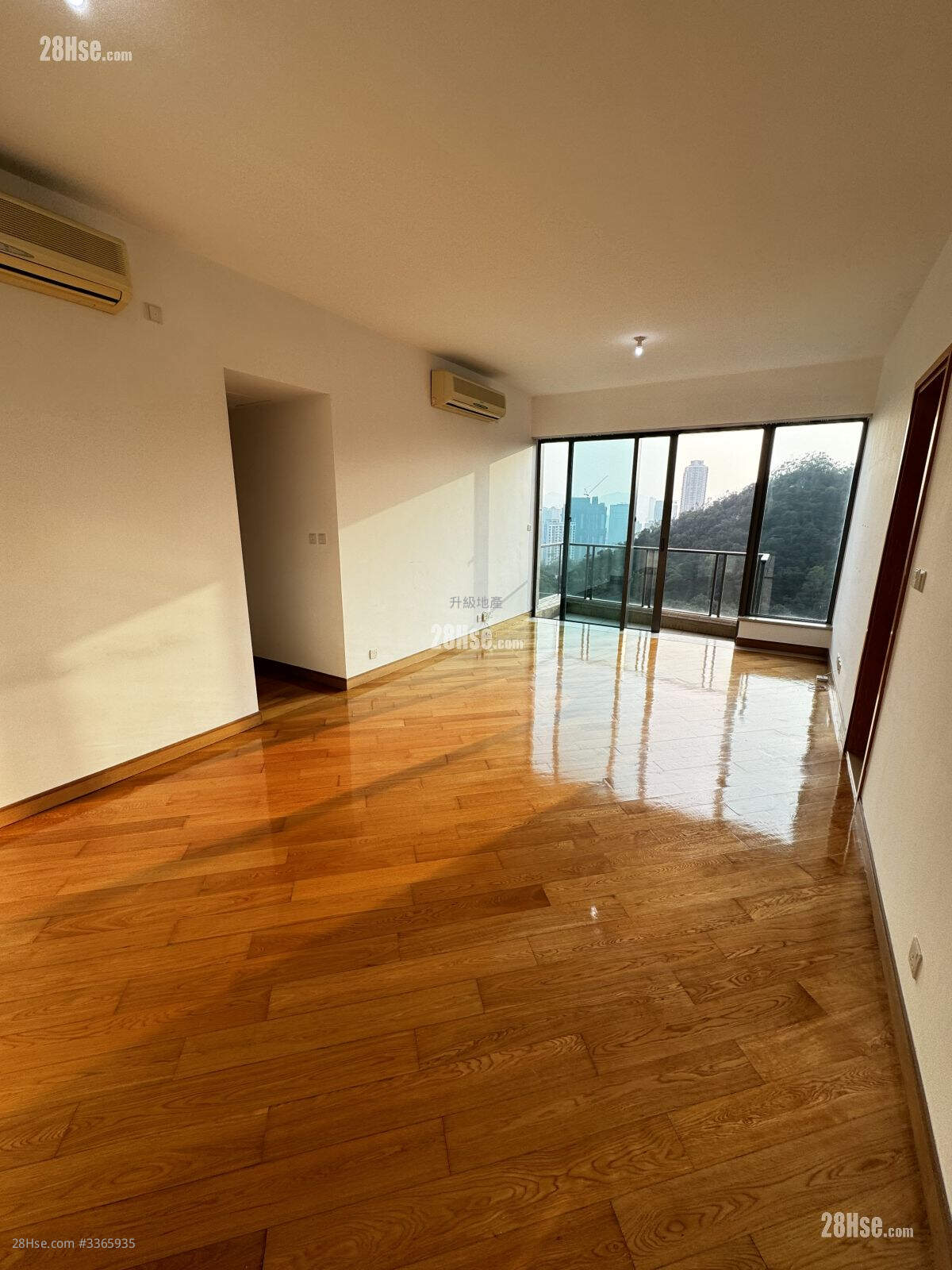 Aria Rental 3 Bedrooms , 3 Bathrooms 1,159 ft² ( 107.7 m² )