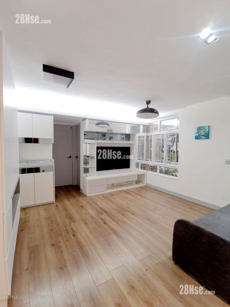 Yue Shing Court Sell 2 Bedrooms , 1 Bathroom 423 ft² ( 39.3 m² )