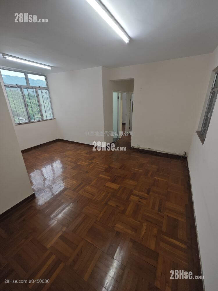 Allway Gardens Sell 2 Bedrooms , 1 Bathroom 533 ft² ( 49.5 m² )
