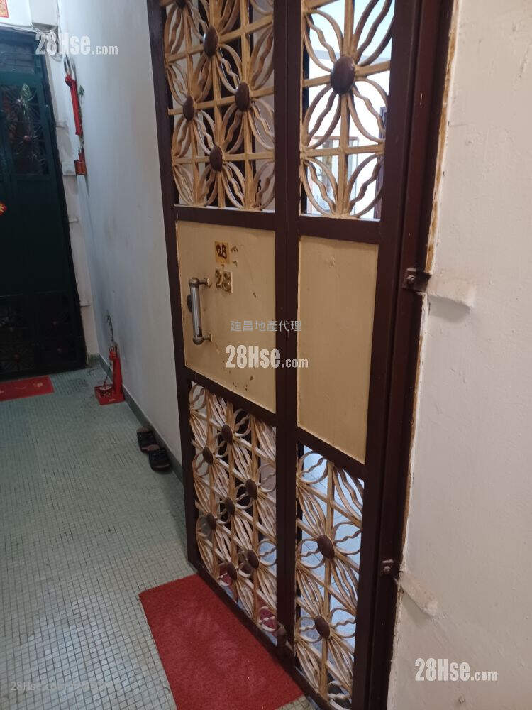 Chung Yew Building Sell 2 Bedrooms , 1 Bathroom 450 ft² ( 41.8 m² )