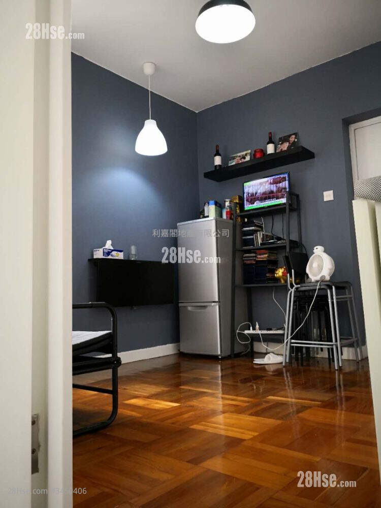 Tai Wo Centre Rental 297 ft² ( 27.6 m² )