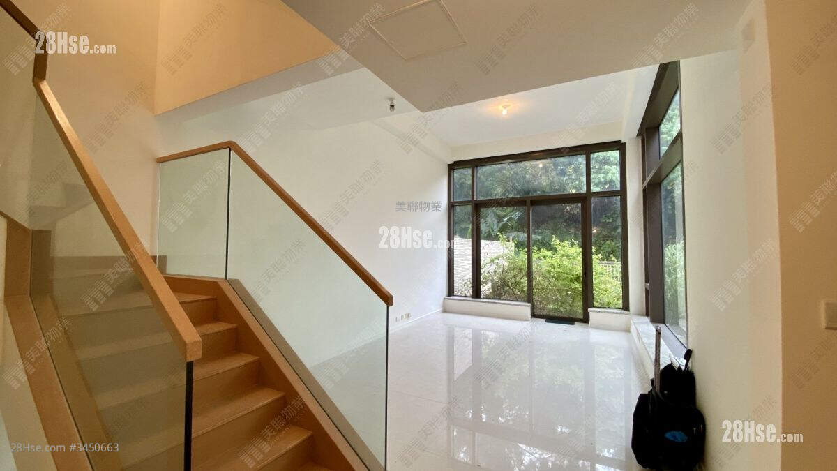 Crescendo Sell 3 Bedrooms 1,476 ft² ( 137.1 m² )