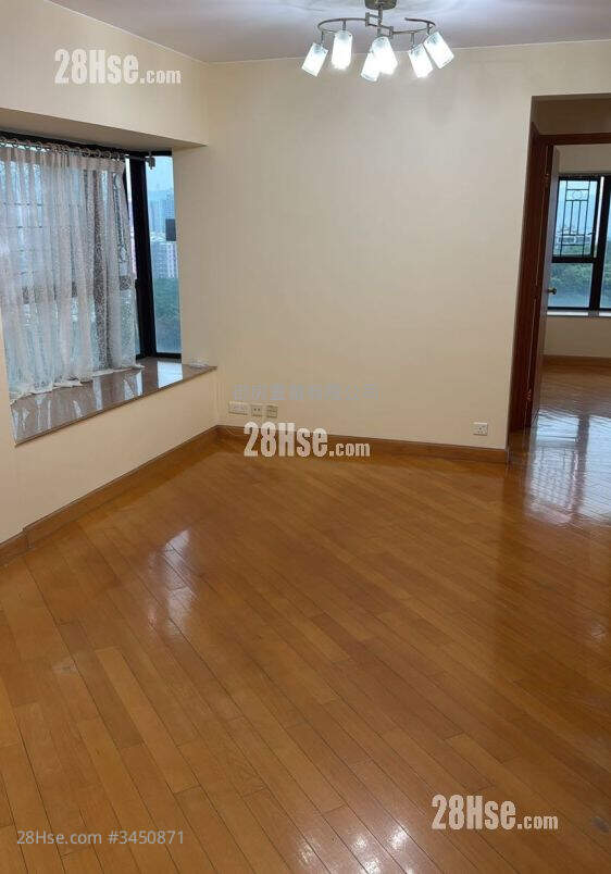 Villa By The Park Rental 423 ft² ( 39.3 m² )