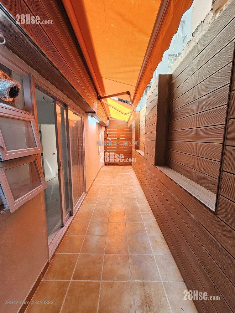 Cheng Fai Building Sell 2 Bedrooms , 1 Bathroom 290 ft² ( 26.9 m² )