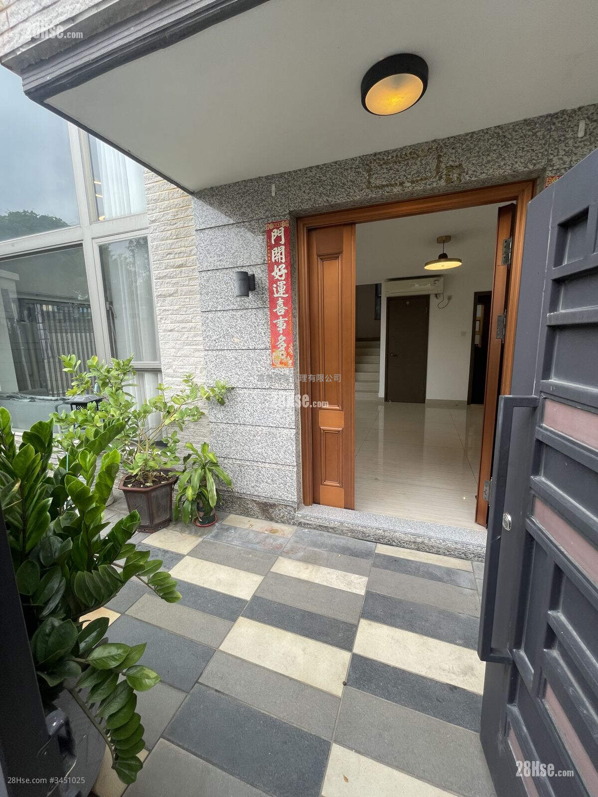 San Hing Tsuen(Tuen Mun) Rental 5+ Bedrooms , 4 Bathrooms 1,890 ft² ( 175.6 m² )