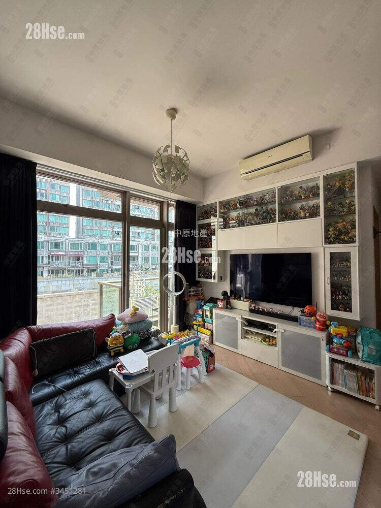 The Woodside Rental 3 Bedrooms , 3 Bathrooms 840 ft² ( 78.0 m² )