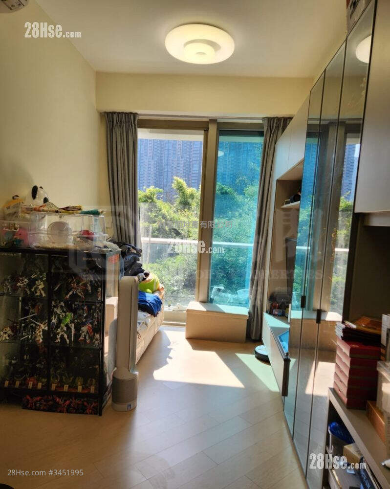 Silversands Sell 2 Bedrooms 455 ft² ( 42.3 m² )