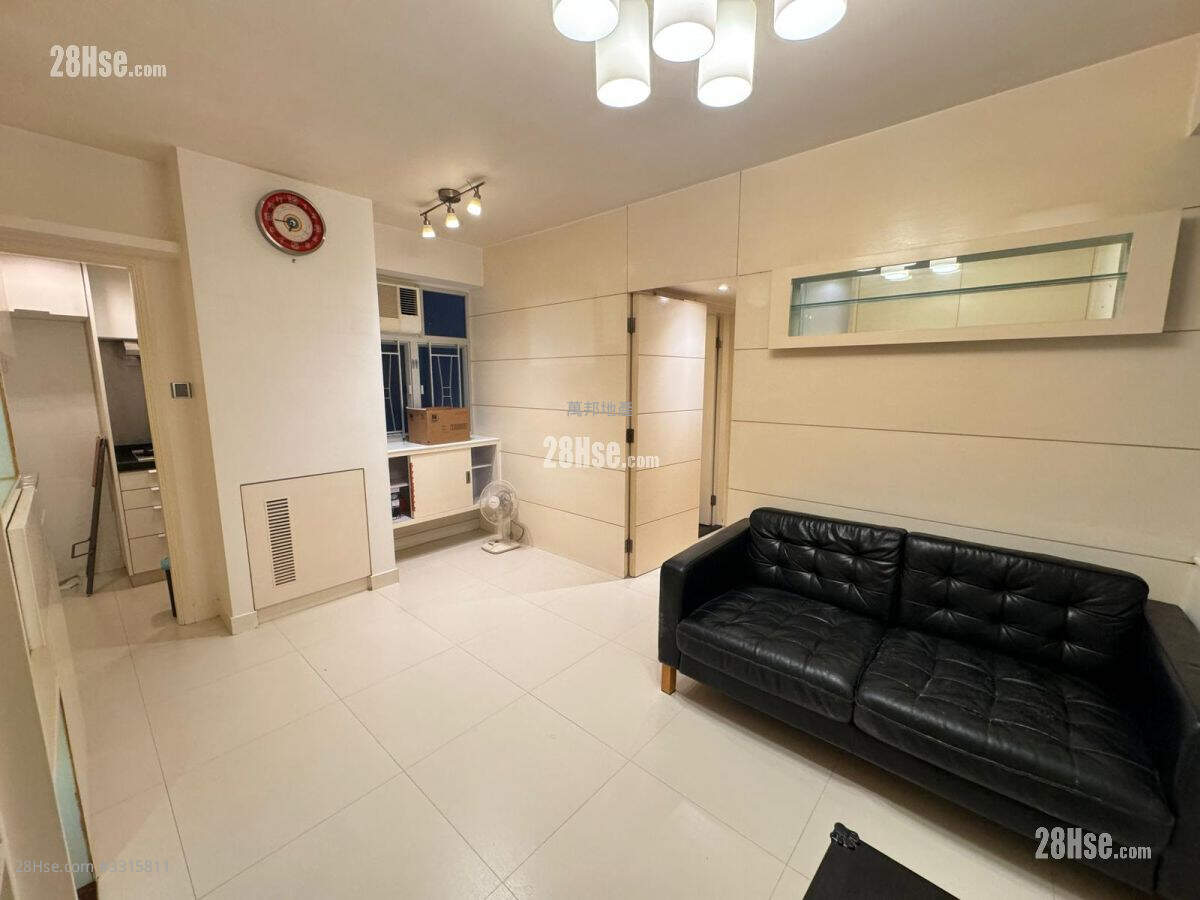 Ap Lei Chau Centre Rental 3 Bedrooms , 1 Bathroom 391 ft² ( 36.3 m² )