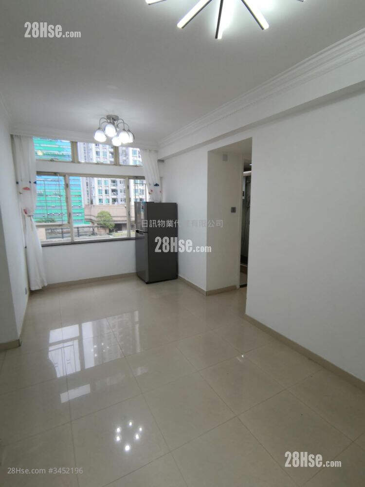 Waterside Plaza Rental 3 Bedrooms , 1 Bathroom 533 ft² ( 49.5 m² )