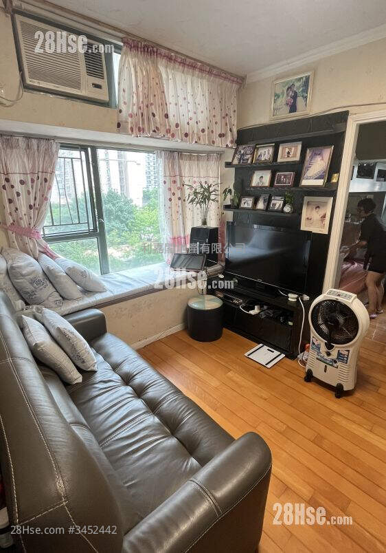 Regentville Sell 2 Bedrooms 419 ft² ( 38.9 m² )
