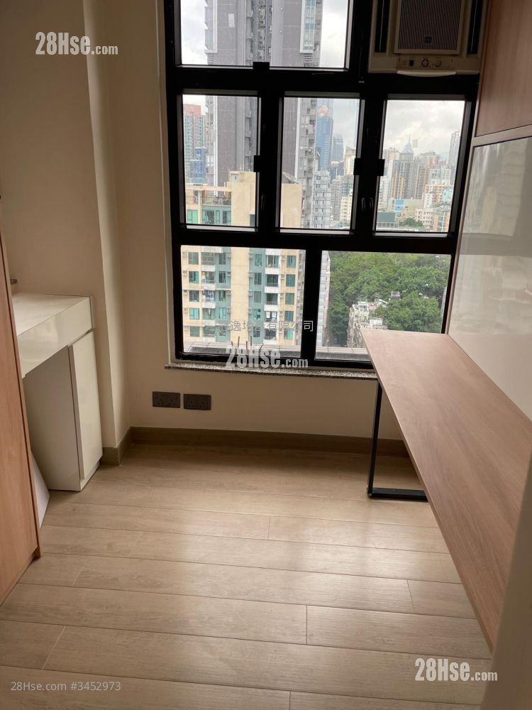 Western Garden Rental 2 Bedrooms , 1 Bathroom 546 ft² ( 50.7 m² )