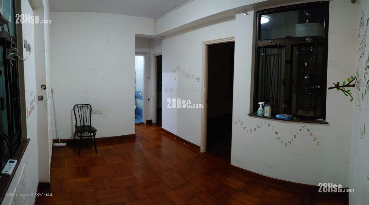 Che Cheung Building Sell 2 Bedrooms , 1 Bathroom 354 ft² ( 32.9 m² )