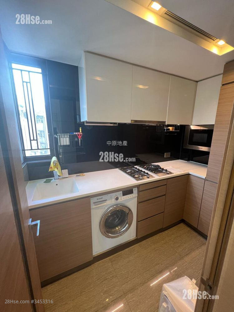 High One Grand Sell 2 Bedrooms 515 ft² ( 47.8 m² )