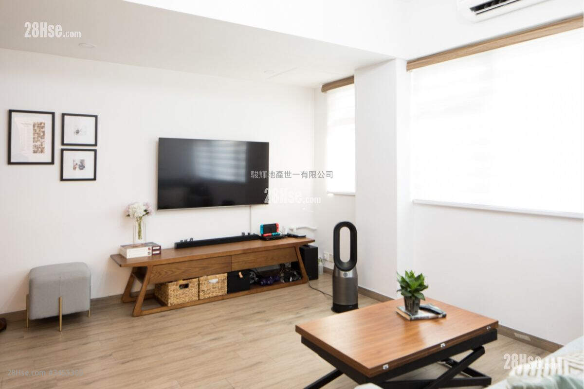 New Knutsford House Rental 2 Bedrooms , 1 Bathroom 442 ft² ( 41.1 m² )