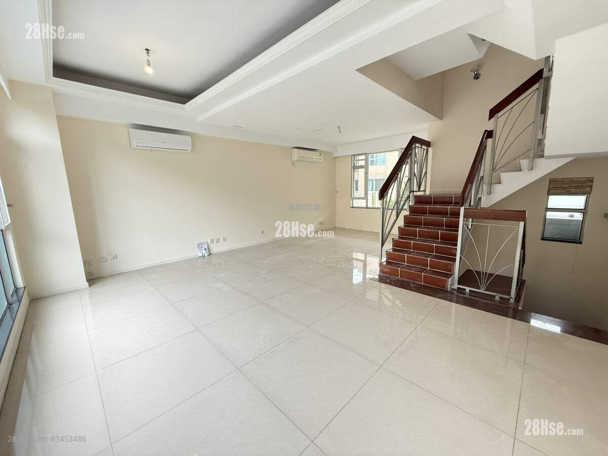 Royal Palms Rental 4 Bedrooms , 3 Bathrooms 1,539 ft² ( 143.0 m² )