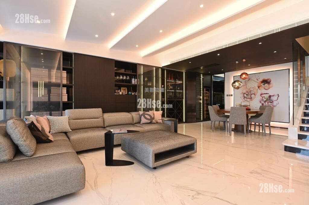 Aquamarine Garden Sell 1,481 ft² ( 137.6 m² )