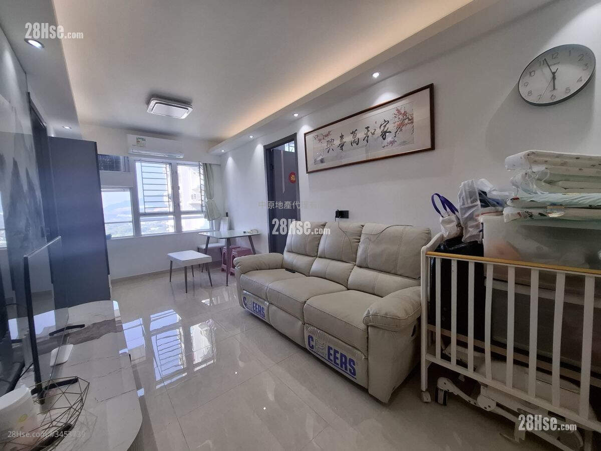 Shan Lai Court Sell 2 Bedrooms , 1 Bathroom 447 ft² ( 41.5 m² )