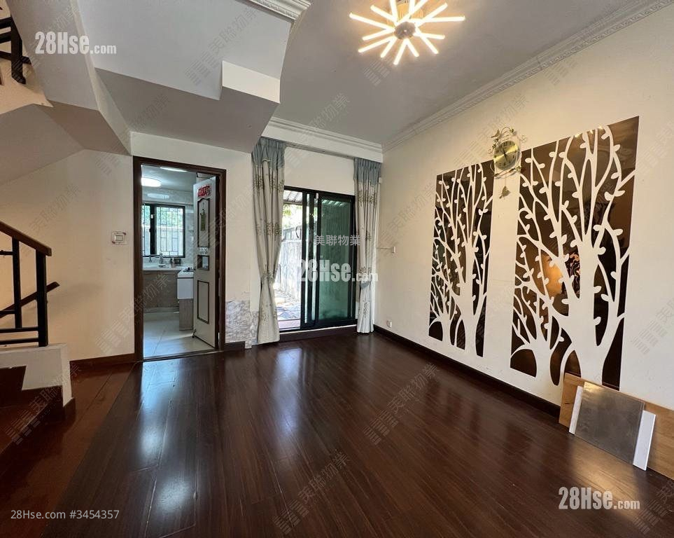 Europa Garden Sell 3 Bedrooms , 4 Bathrooms 1,466 ft² ( 136.2 m² )