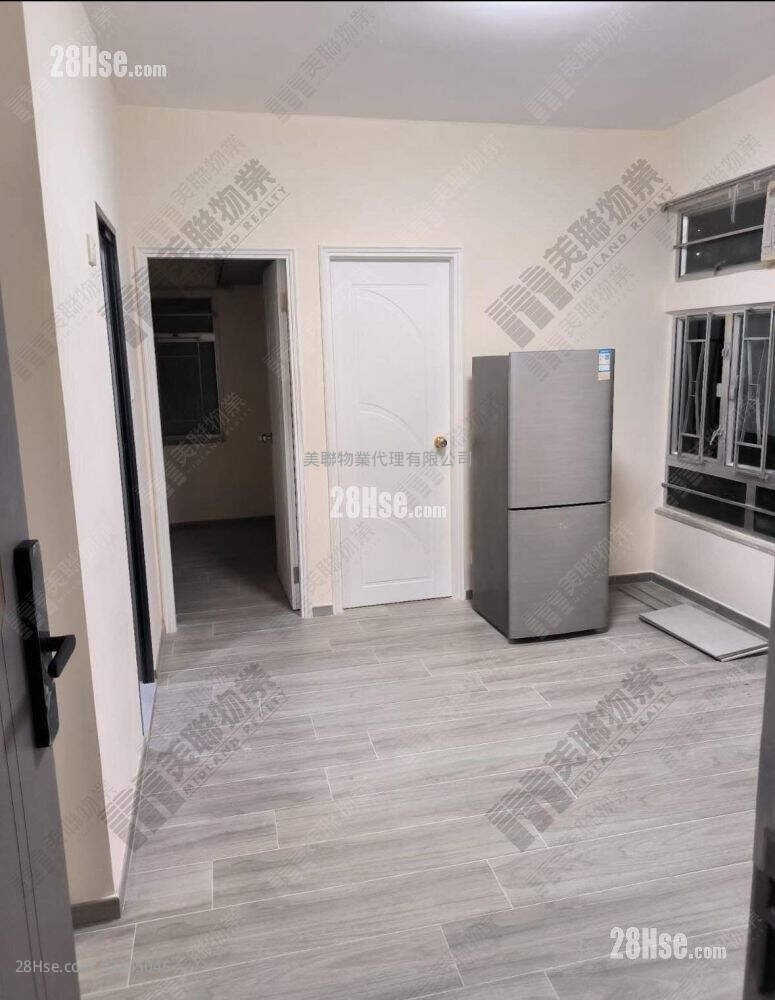 Tsuen Cheong Centre Rental 316 ft² ( 29.4 m² )