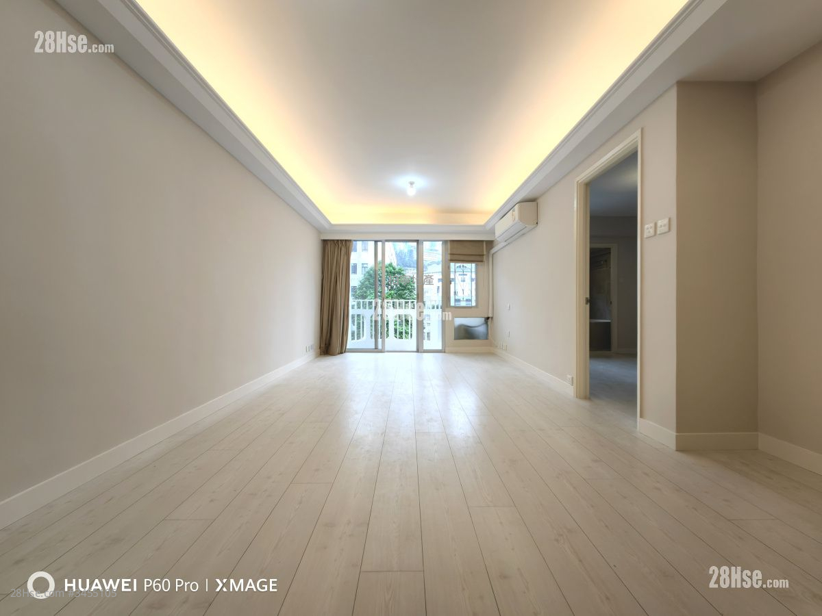 Vivian's Court Rental 3 Bedrooms , 2 Bathrooms 804 ft² ( 74.7 m² )