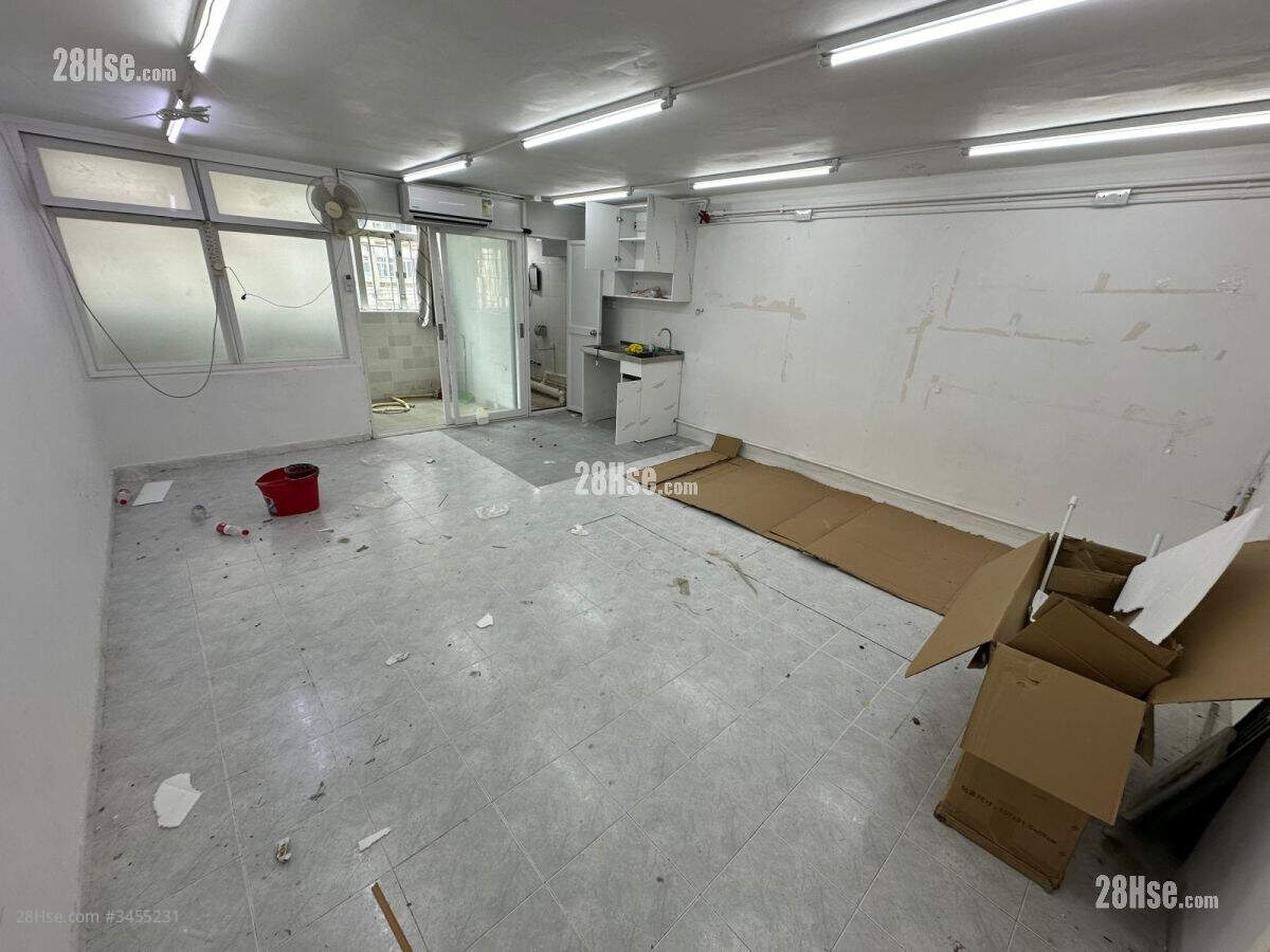 Pok Hong Estate Sell Studio 381 ft² ( 35.4 m² )