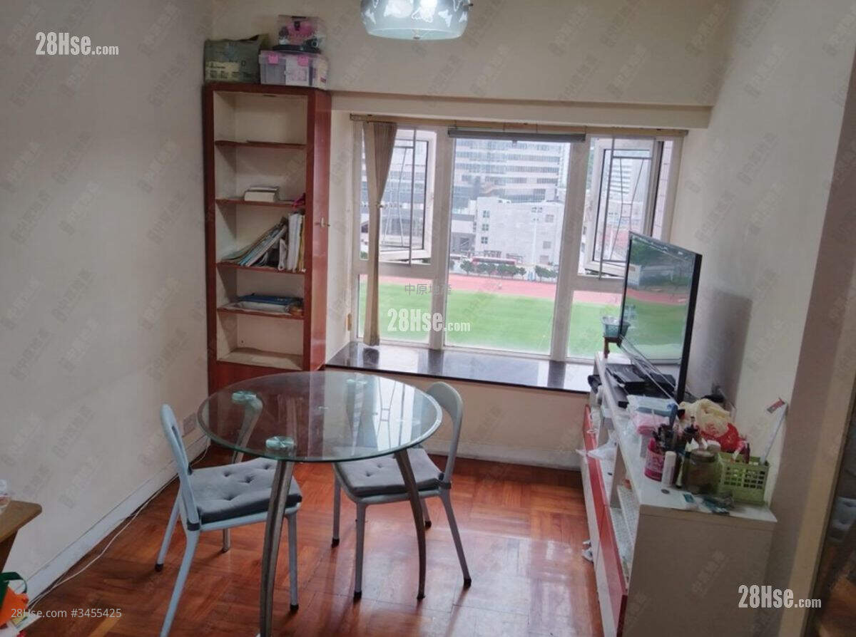 Hibiscus Park Sell 3 Bedrooms , 1 Bathroom 595 ft² ( 55.3 m² )