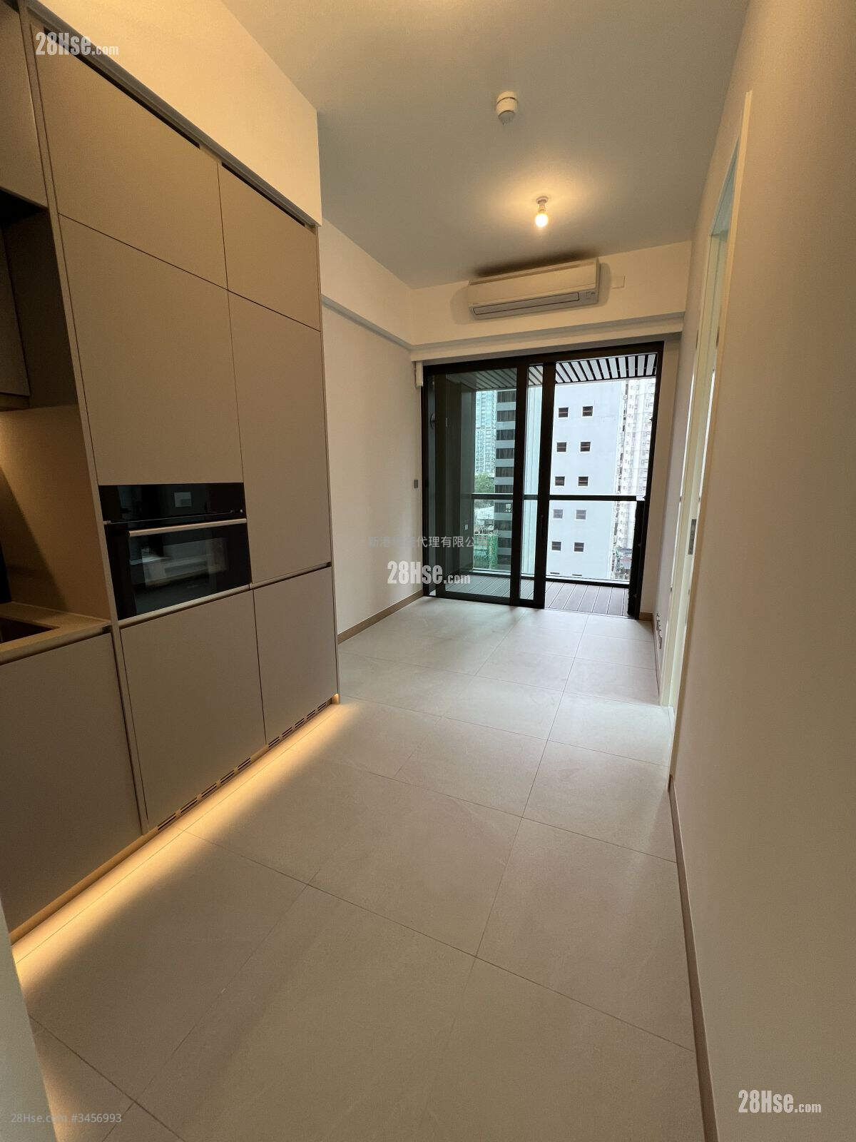Baker Circle Greenwich Rental 387 ft² ( 36.0 m² )