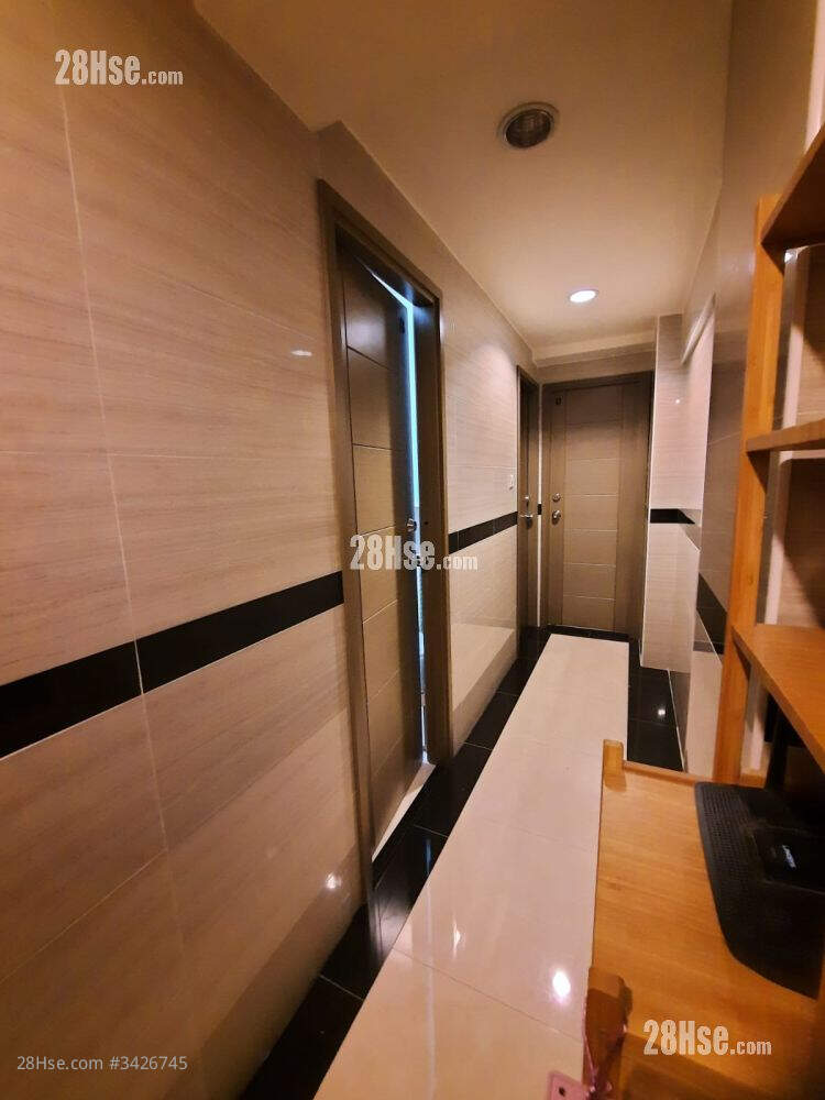 Glory House Rental Studio , 1 Bathroom 100 ft² ( 9.3 m² )