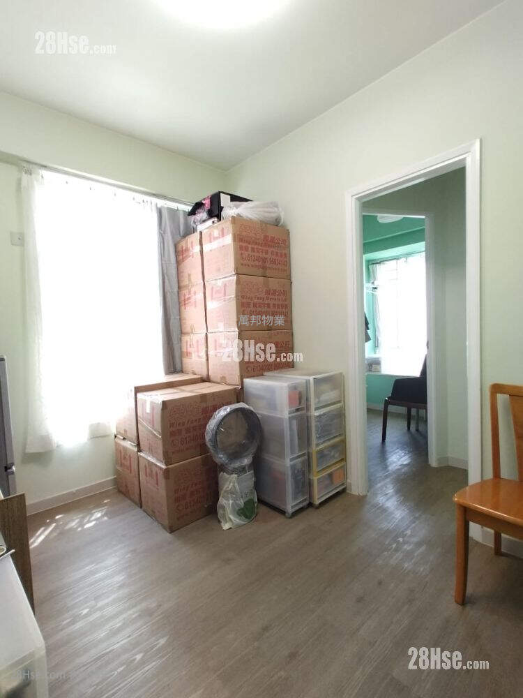 Tai Wo Centre Sell 2 Bedrooms 293 ft² ( 27.2 m² )