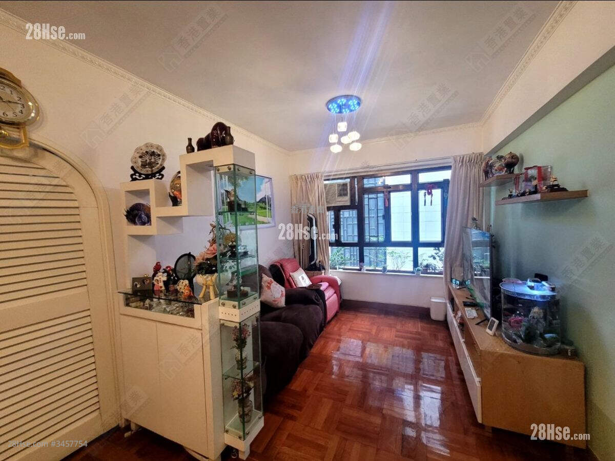 Hing Hon Building Sell 3 Bedrooms , 1 Bathroom 727 ft² ( 67.5 m² )