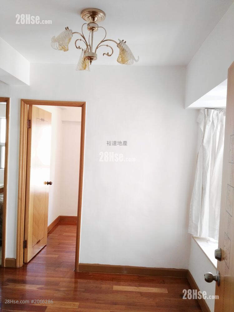 Grandview Court Rental Studio , 1 Bathroom 198 ft² ( 18.4 m² )