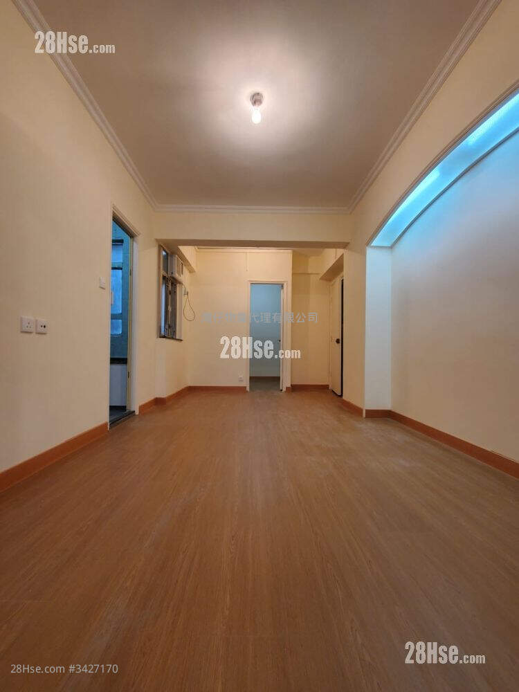 Lee Wing Building Sell 3 Bedrooms , 1 Bathroom 473 ft² ( 43.9 m² )