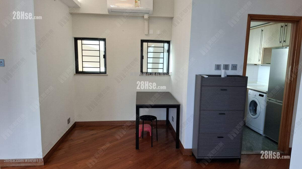 Scenic View Sell 2 Bedrooms , 1 Bathroom 464 ft² ( 43.1 m² )