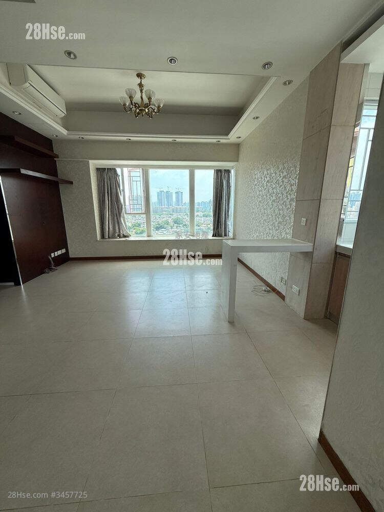 The Brand Rental 3 Bedrooms , 1 Bathroom 738 ft² ( 68.6 m² )