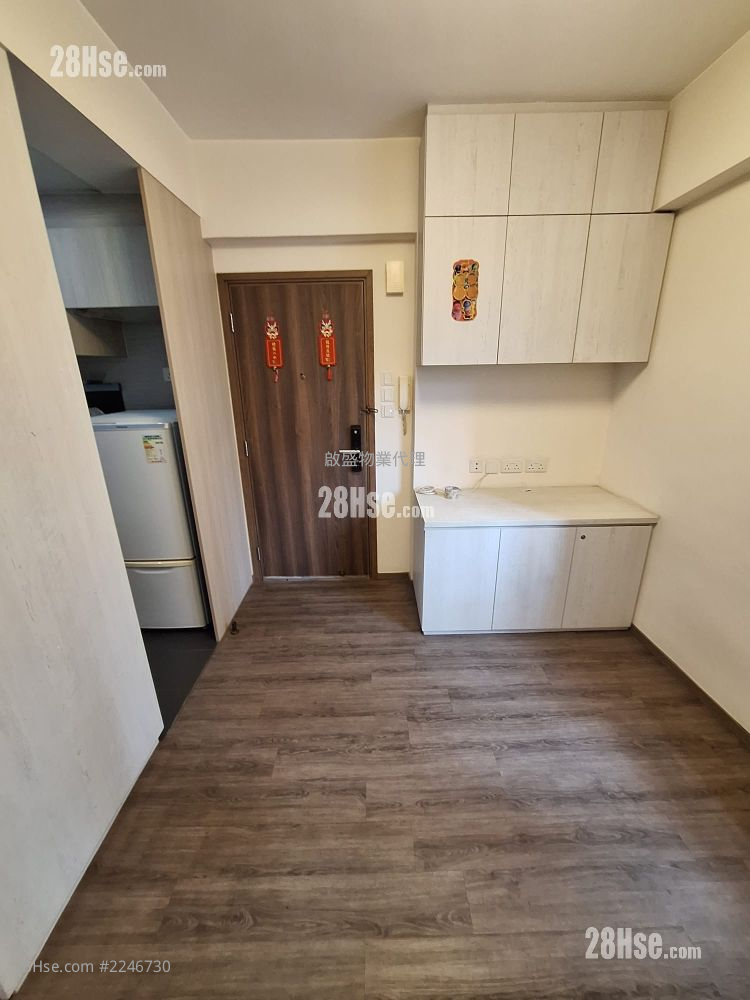 Hang Fuk Mansion Rental 2 Bedrooms , 1 Bathroom 350 ft² ( 32.5 m² )