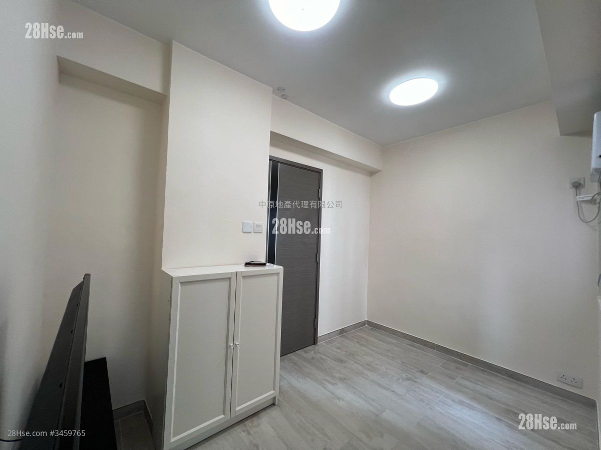 Lin Fat Building Sell 2 Bedrooms 301 ft² ( 28.0 m² )