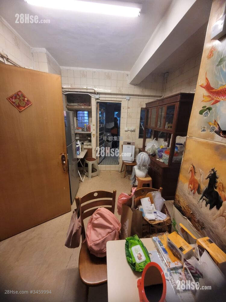 Wing Sing Building Sell 2 Bedrooms , 1 Bathroom 318 ft² ( 29.5 m² )