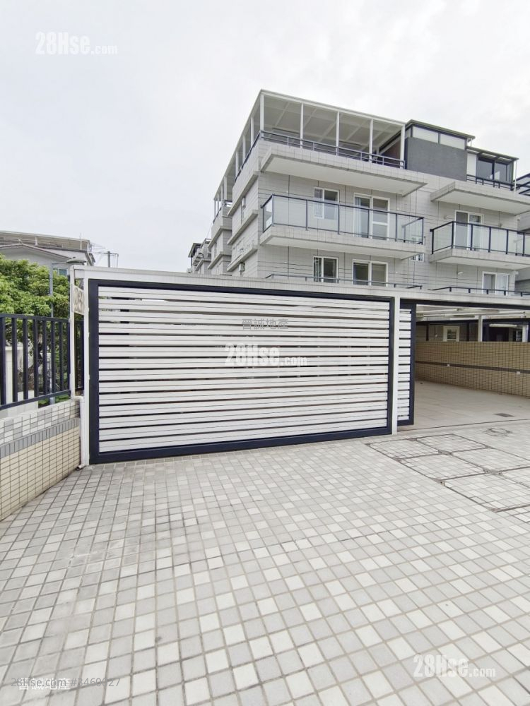 Hill Wood Sell 4 Bedrooms