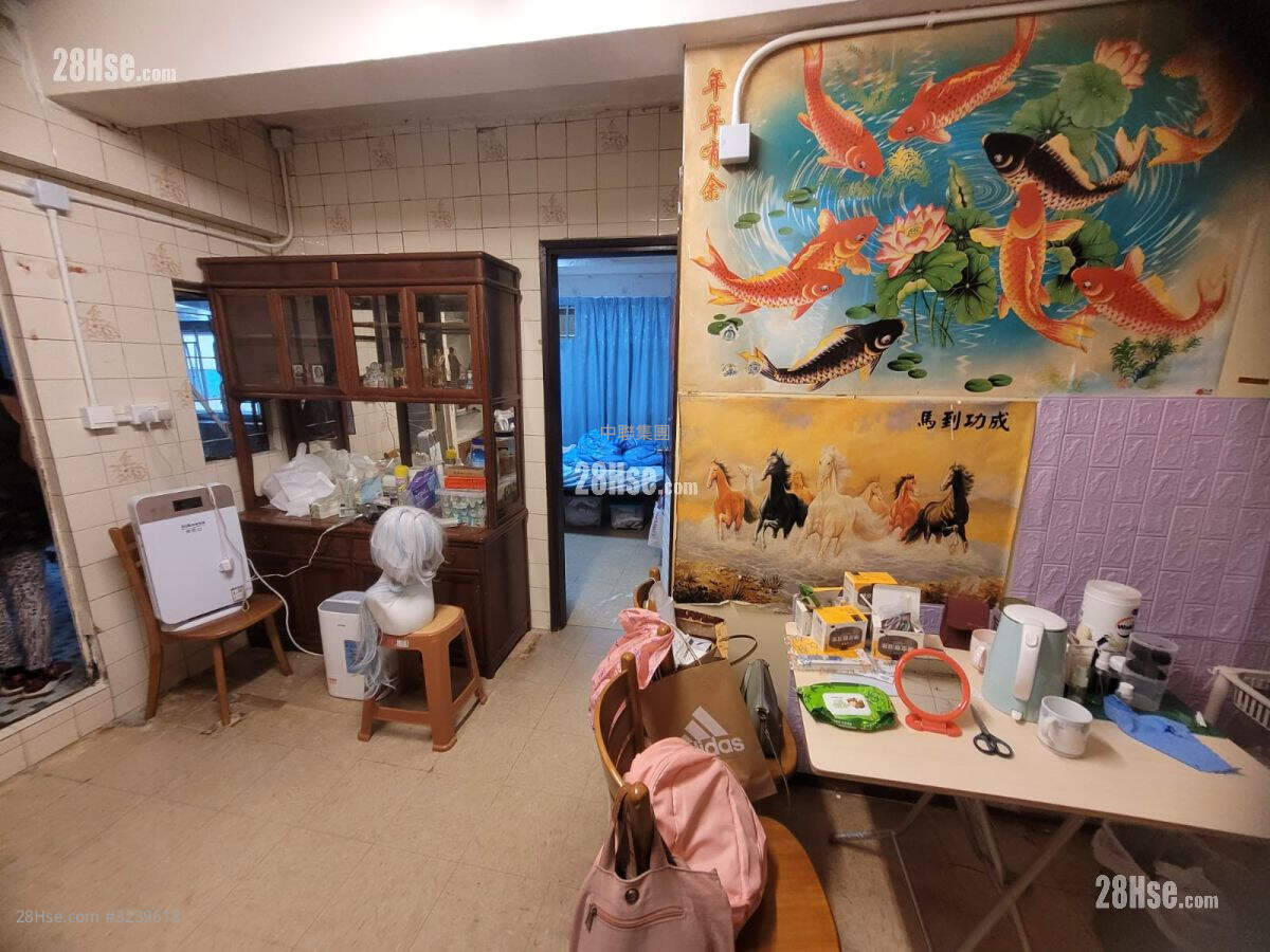 Wing Sing Building Sell 2 Bedrooms , 1 Bathroom 319 ft² ( 29.6 m² )