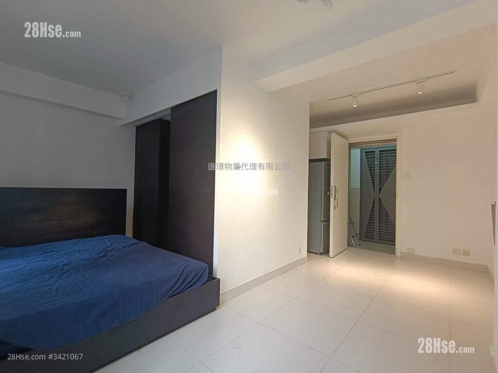Fung Yu Building Rental Studio , 1 Bathroom 272 ft² ( 25.3 m² )